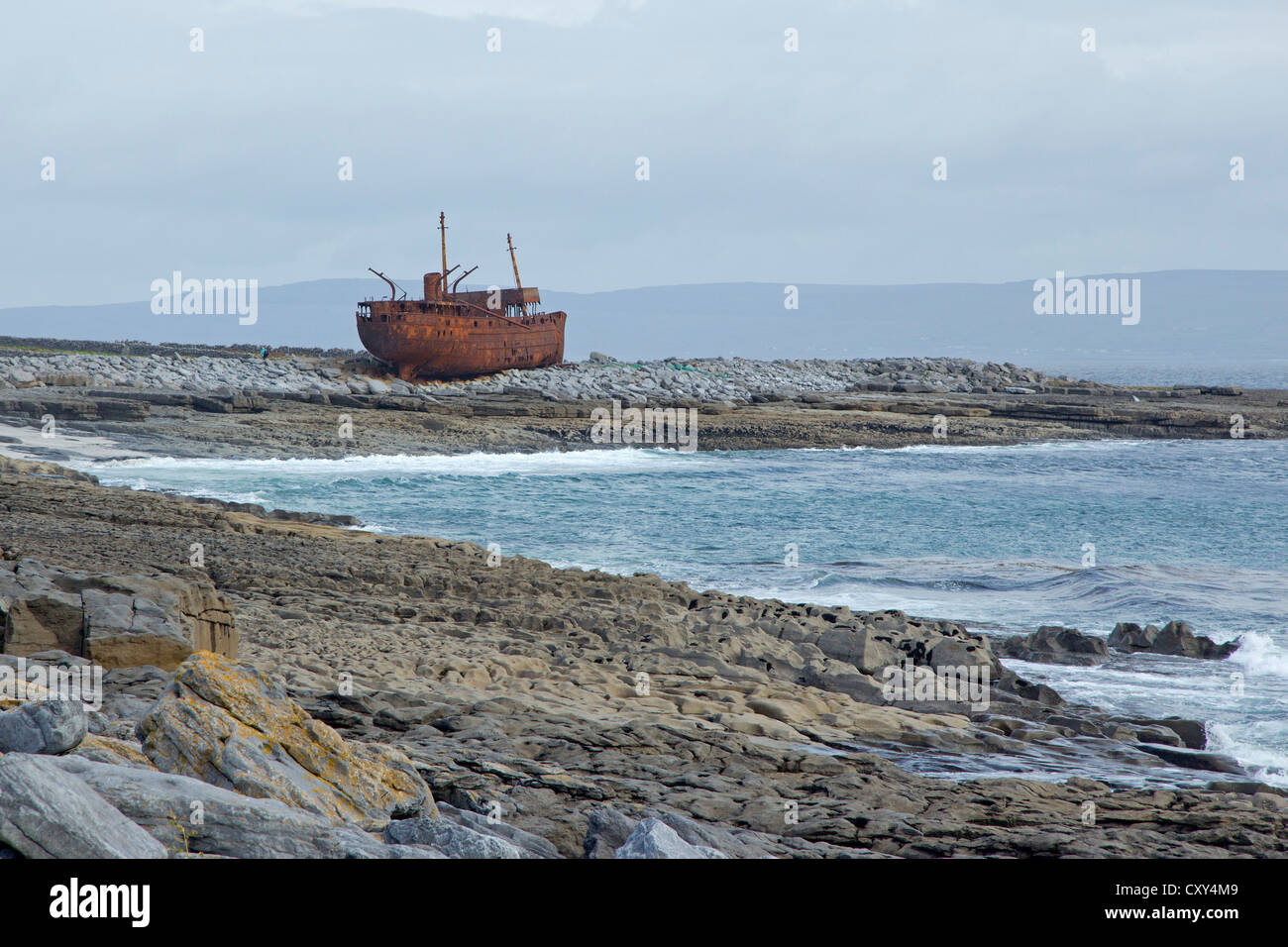 Ship wreck island hi-res stock photography and images - Alamy