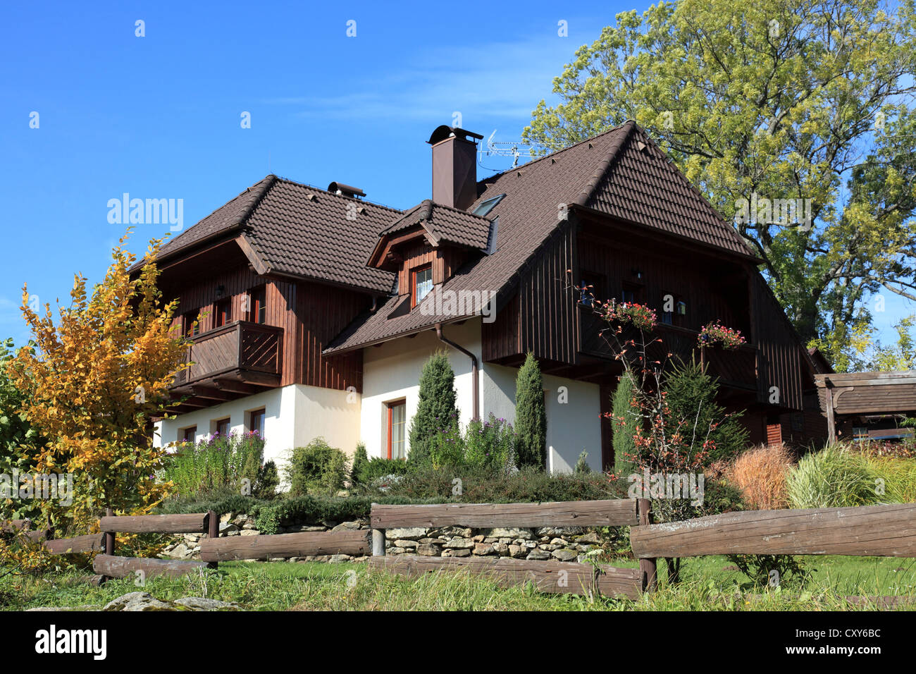 traditional Bohemian house, Prasily, Stubenbach, Okres Klatovy, Bohemia, Czech Republic, Europe. Photo by Willy Matheisl Stock Photo