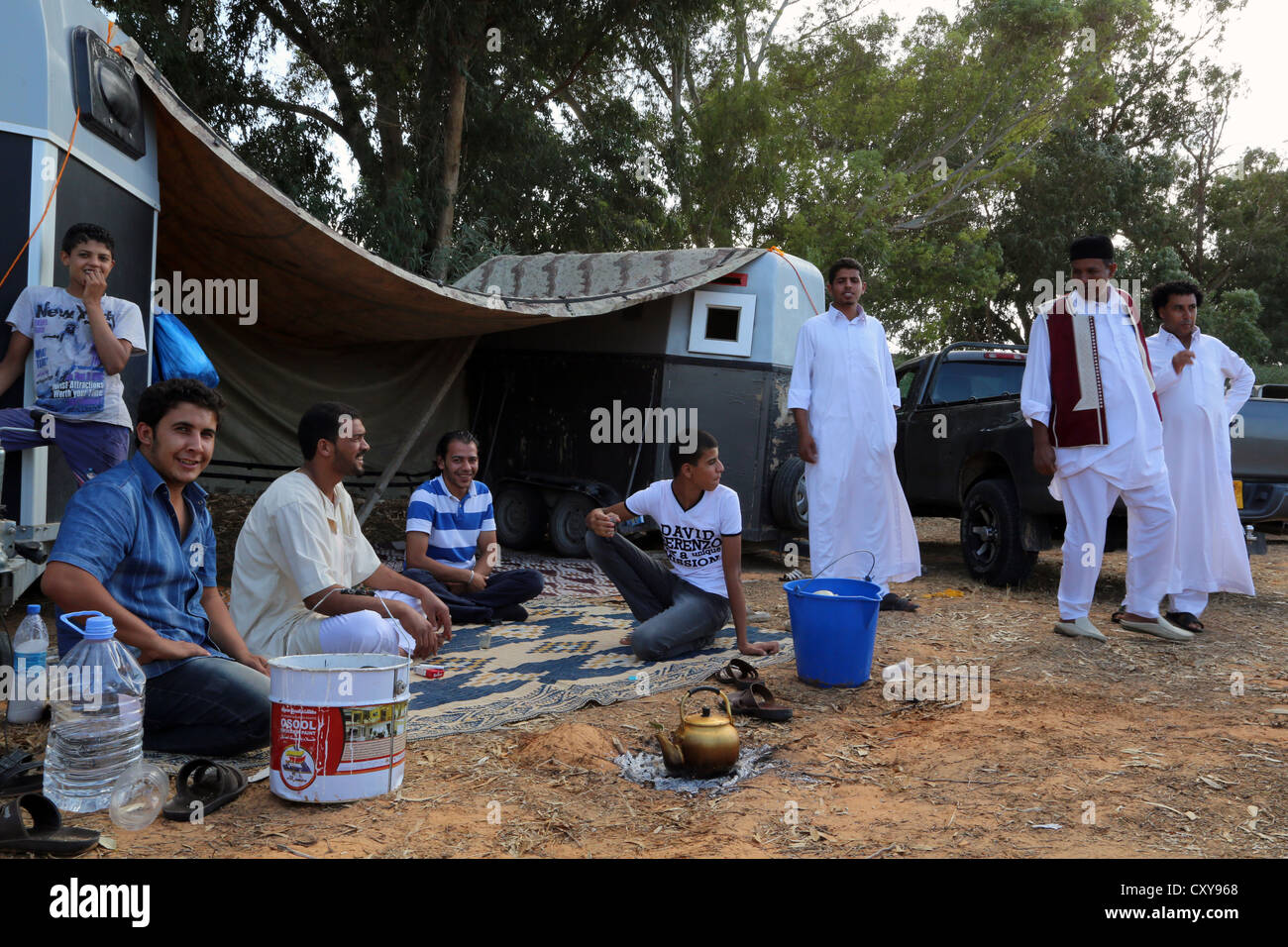 Libya, Bedouins, preparing tea Stock Photo