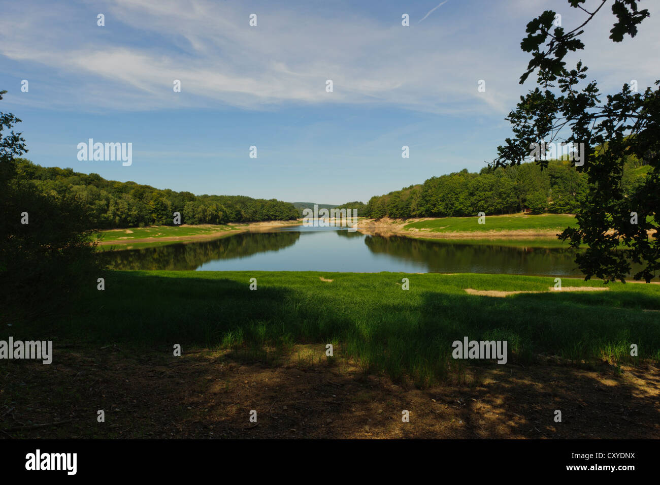 Lac de Chaumeçon, Bourgogne Stock Photo Alamy