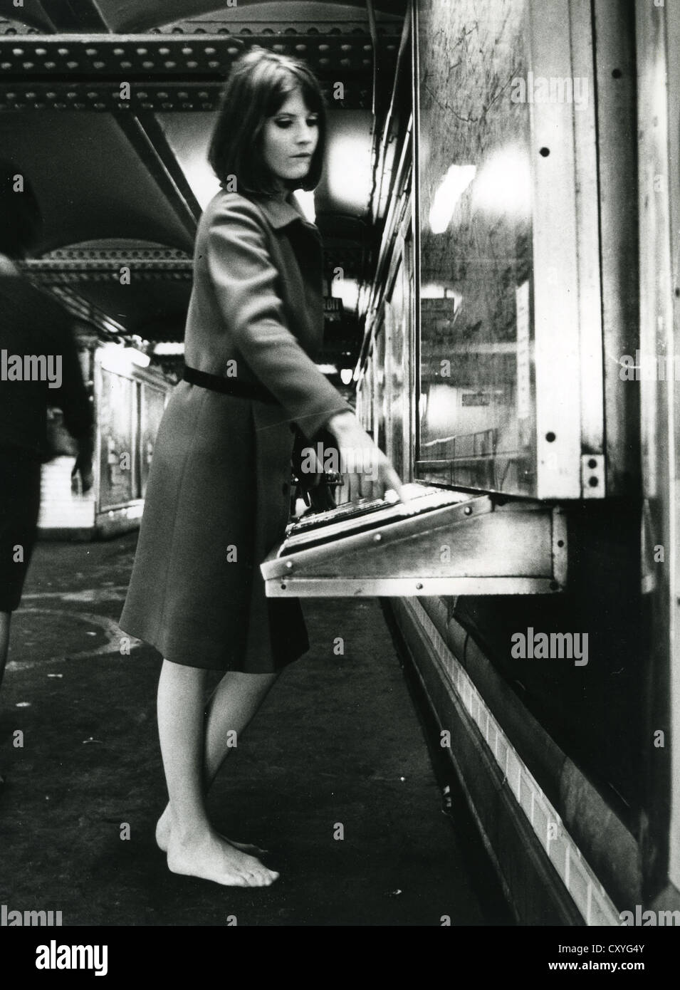 SANDIE SHAW UK pop singer buying a ticket on the Paris Metro in 1967 Stock Photo