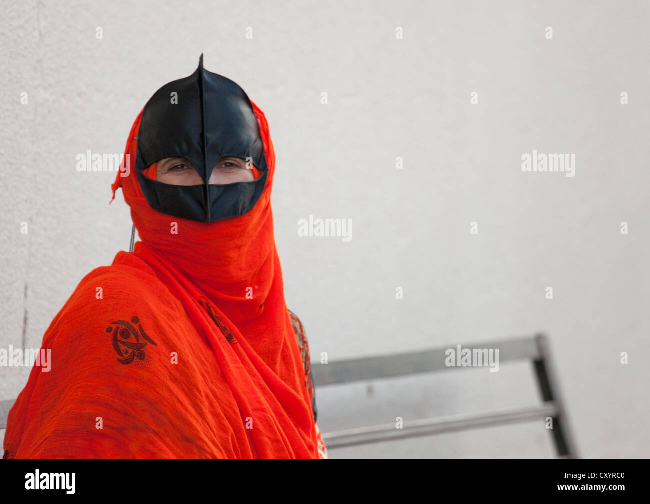 Omani burqa hi-res stock photography and images - Alamy