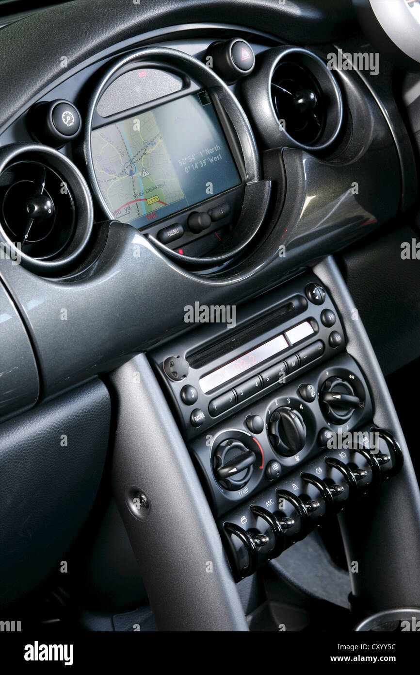 Centre console displaying Satellite Navigation Stock Photo - Alamy