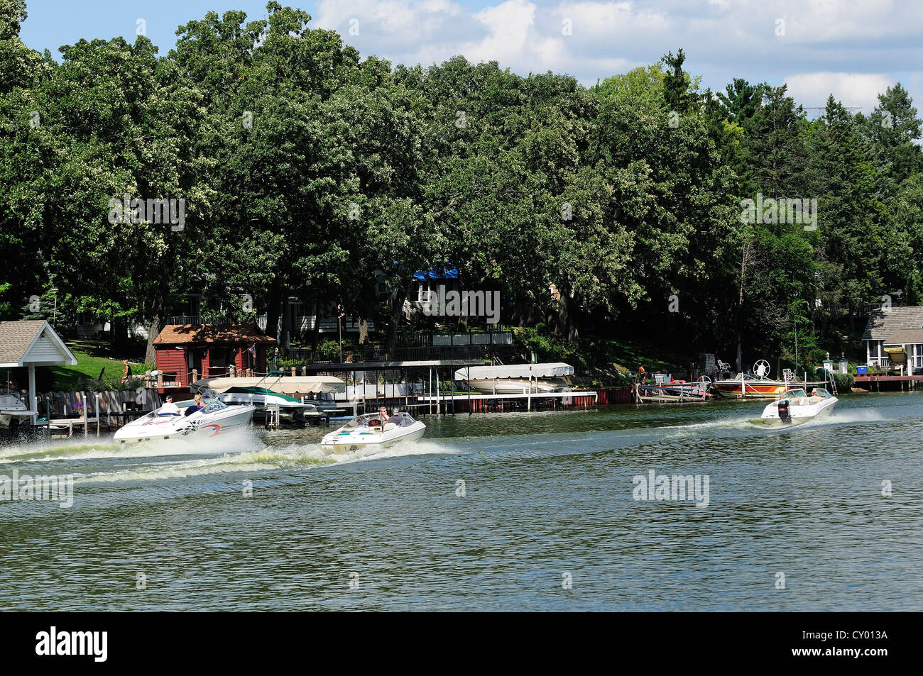 Recreational boating on the Fox River and Chain of Lakes in Northern