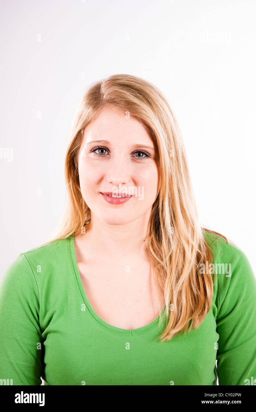 Smiling young woman, portrait Stock Photo - Alamy