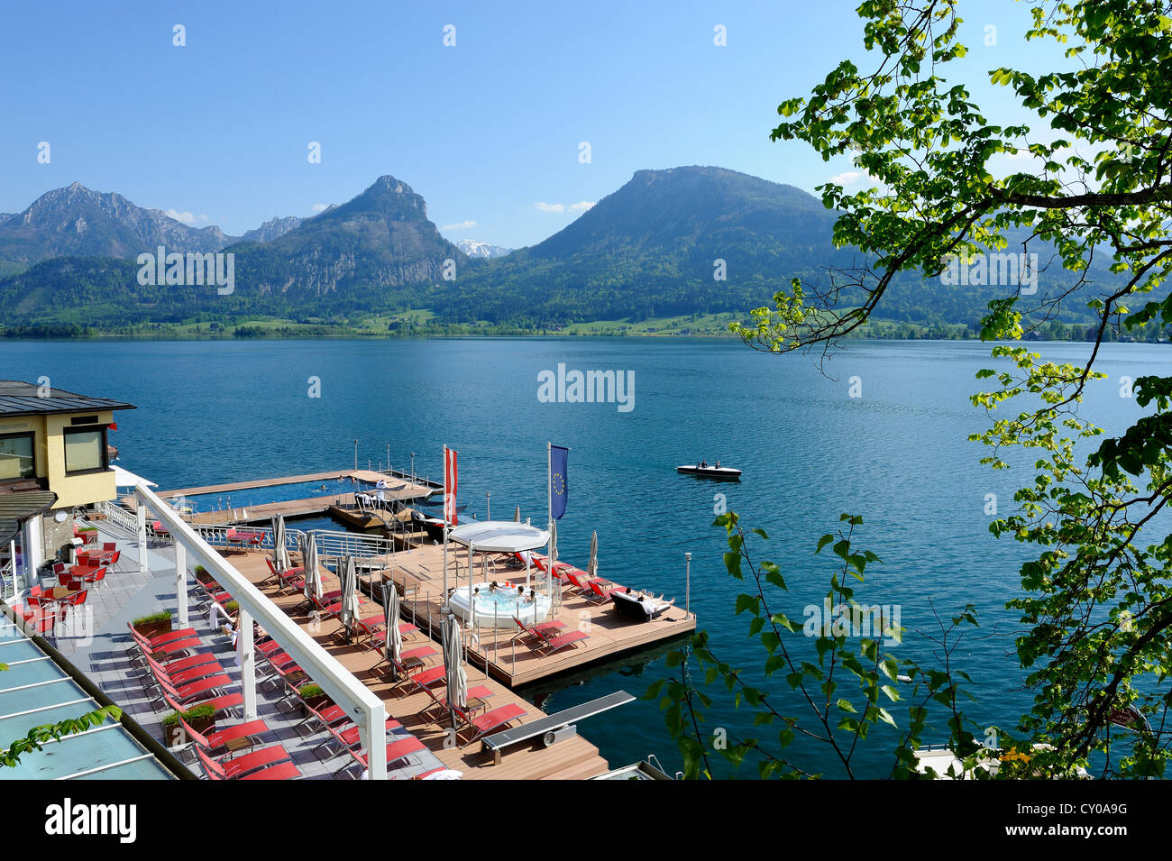 Spa terrace of the Weisses Roessl Hotel, Im Weissen Roessl, St. Wolfgang, lake Wolfgangsee, Salzkammergut, Salzburger Land Stock Photo