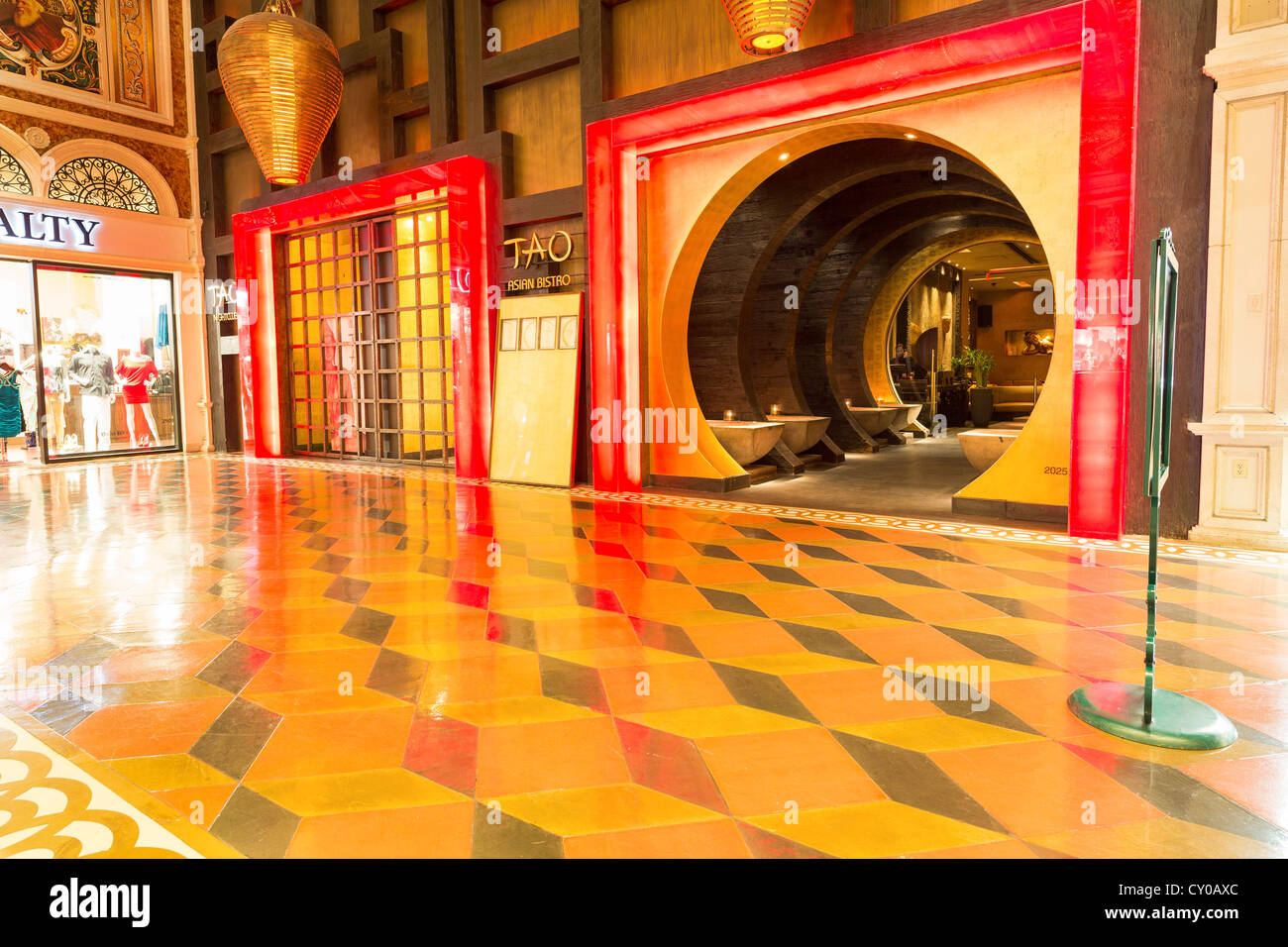 Venetian hotel casino entrance las hi-res stock photography and images -  Alamy