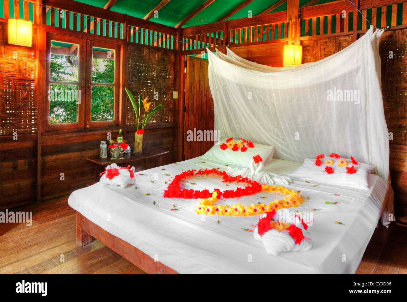 Romantic Bedrooms For Honeymoon