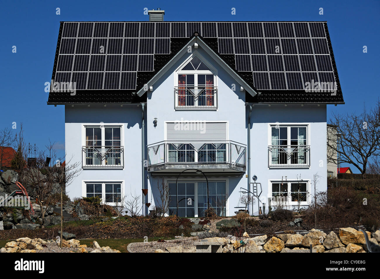 Newly built detached house with photovoltaics on the roof, Elbersberg, Upper Franconia, Bavaria Stock Photo