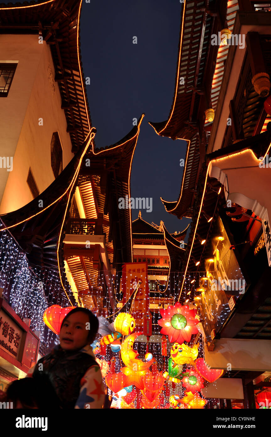 Young chinese girl at the lantern festival at Yu Yuan garden, Shanghai ...