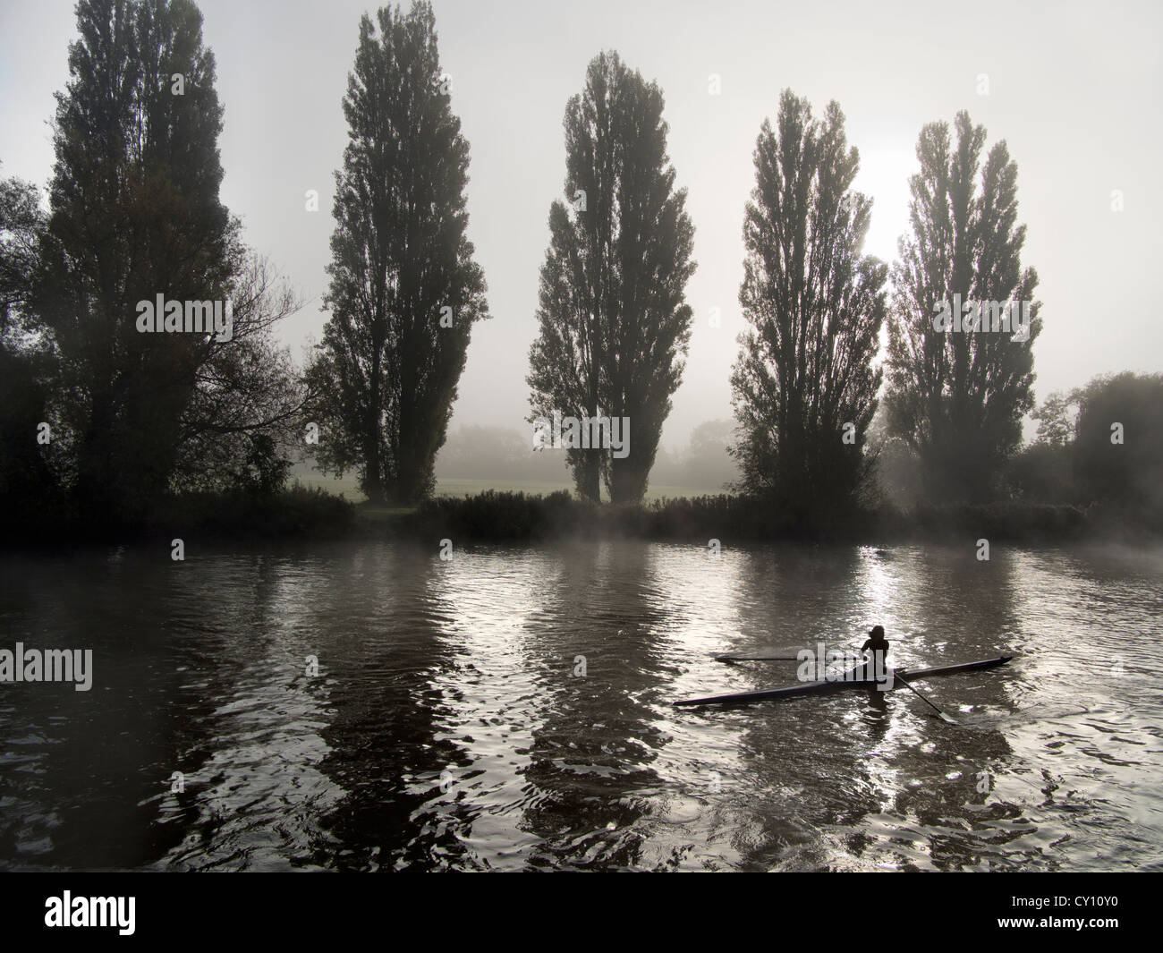 Misty Sunday morning - rowing practice off St Helen's Wharf, Abingdon ...