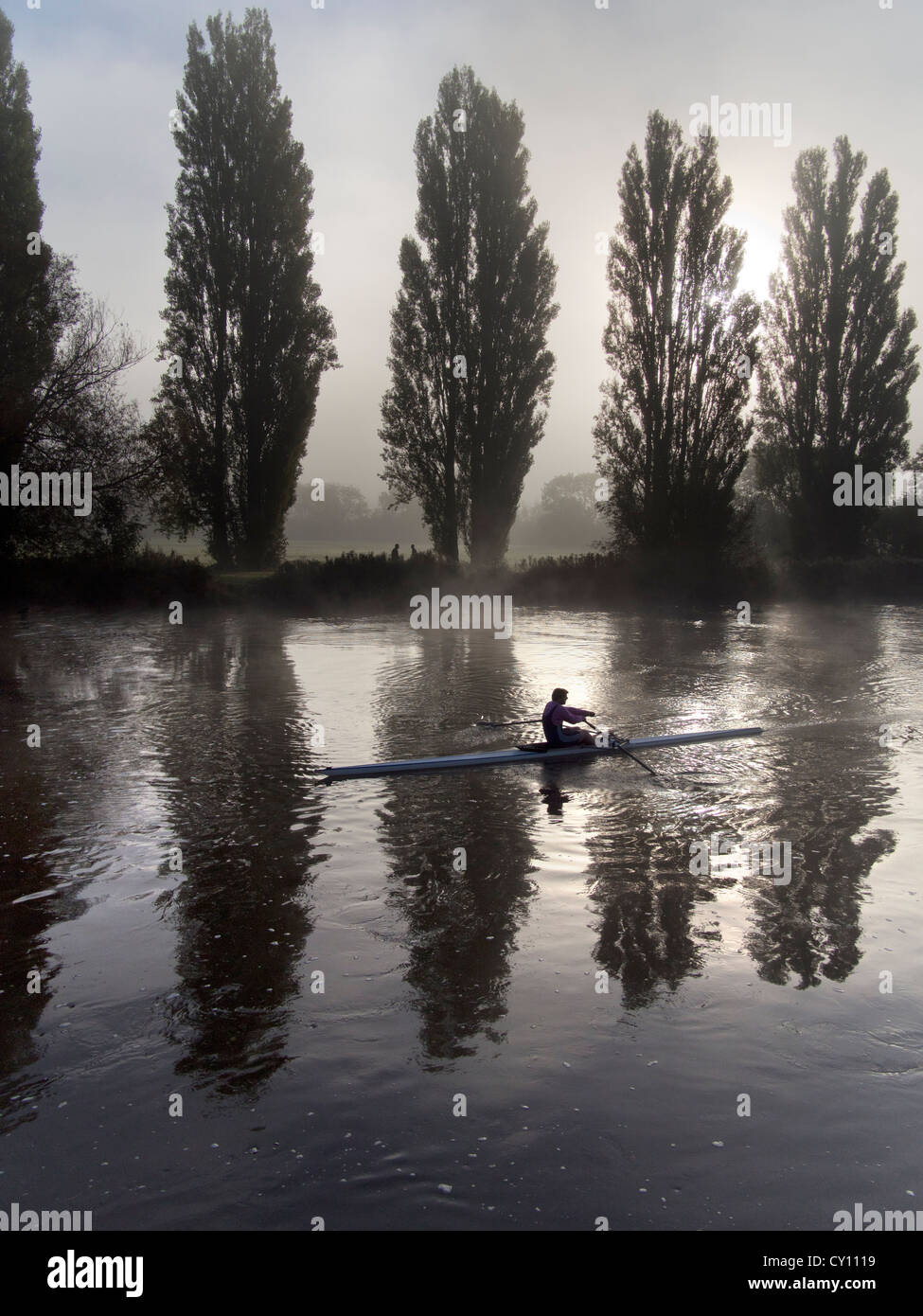 Misty Sunday morning - rowing practice off St Helen's Wharf, Abingdon ...