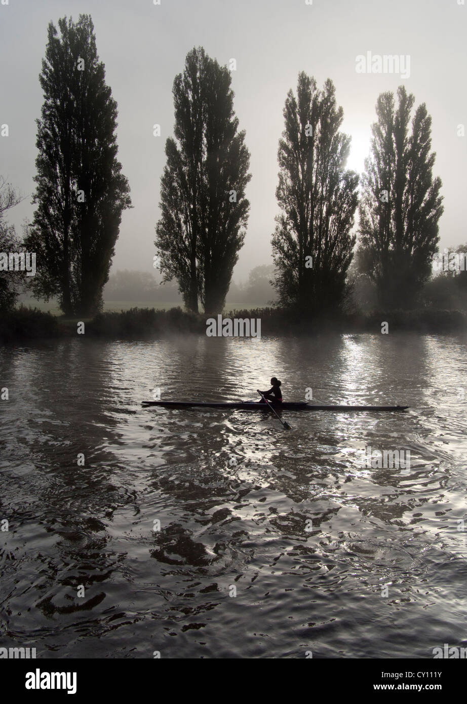 Misty Sunday morning - rowing practice off St Helen's Wharf, Abingdon ...