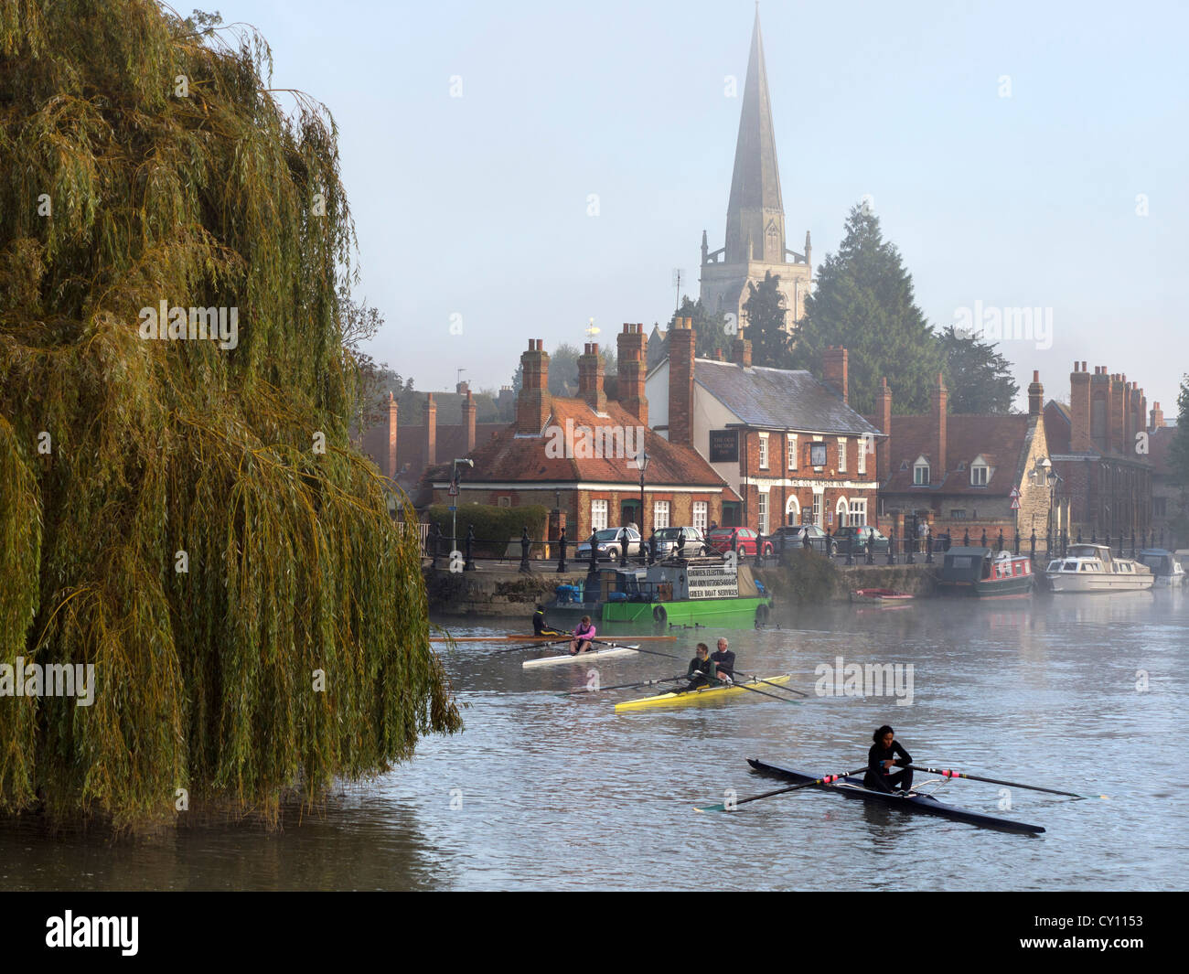 Misty Sunday morning - rowing practice off St Helen's Wharf, Abingdon ...