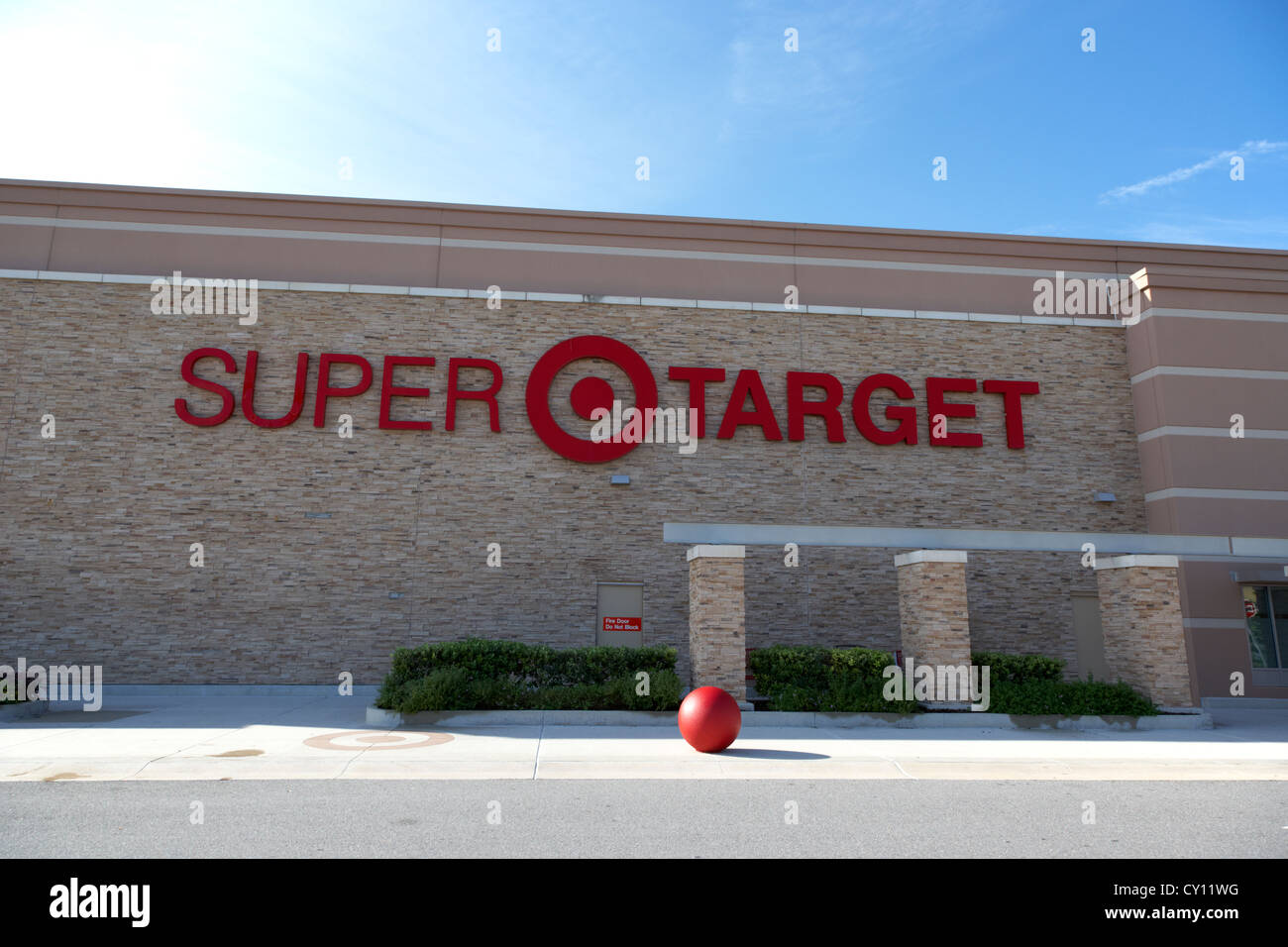 Super Target store / superstore / hypermarket in Virginia Gateway Shopping  Center, Gainesville, Virginia, USA Stock Photo - Alamy