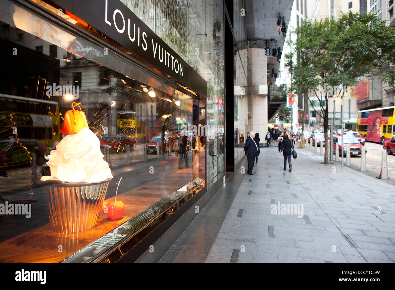Louis Vuitton Firenze - Ladda ner stockfoto nu : Azote Library
