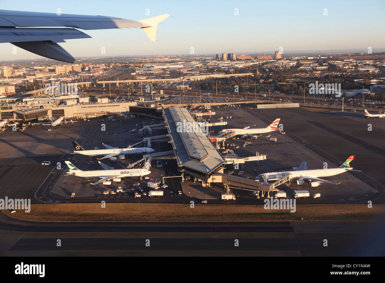 planes-buildings-hi-res-stock-photography-and-images-alamy