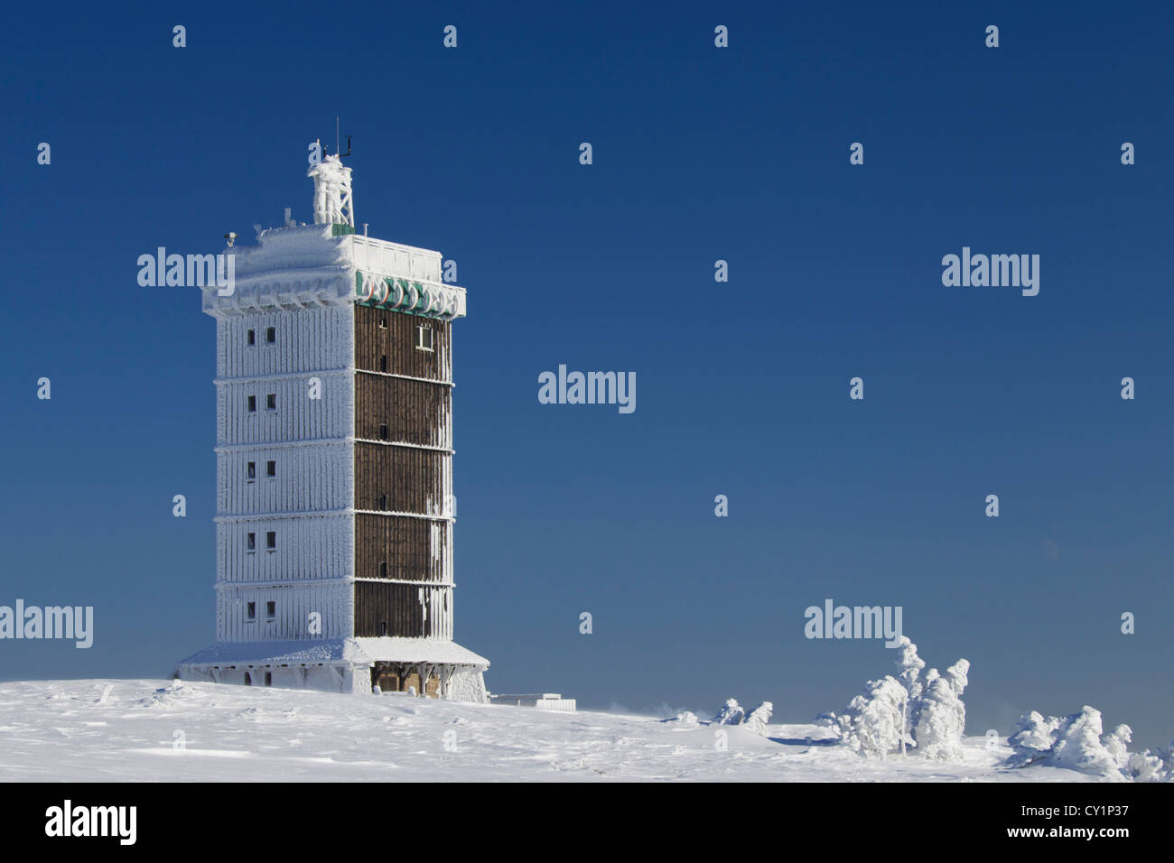 The Brocken weather station on the Brocken in the snow in winter, Harz National Park, Saxony-Anhalt, Germany Stock Photo