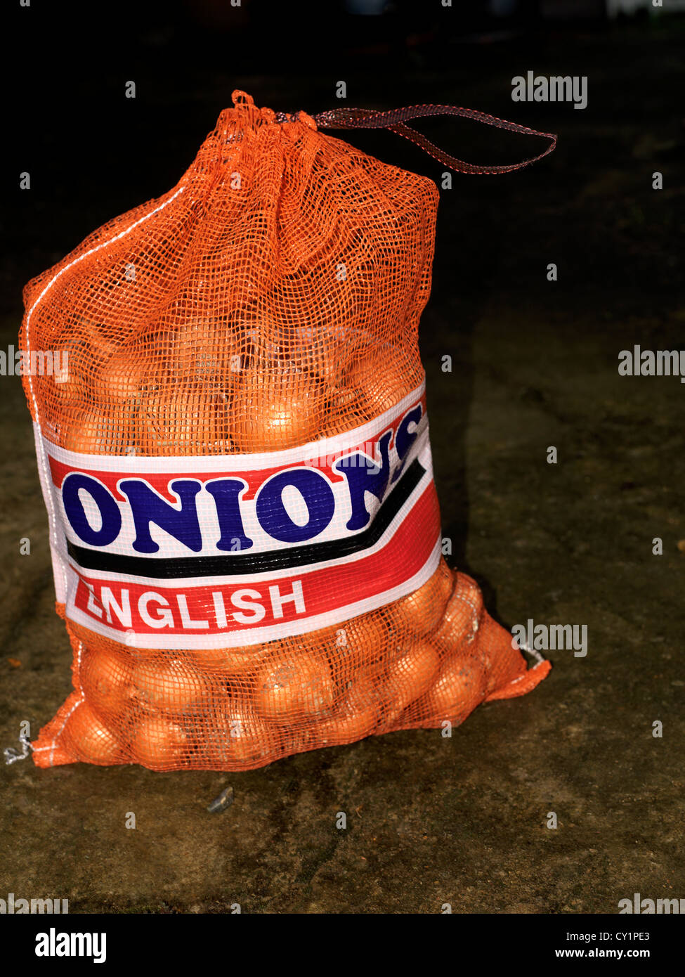 Sack of onions hi-res stock photography and images - Alamy