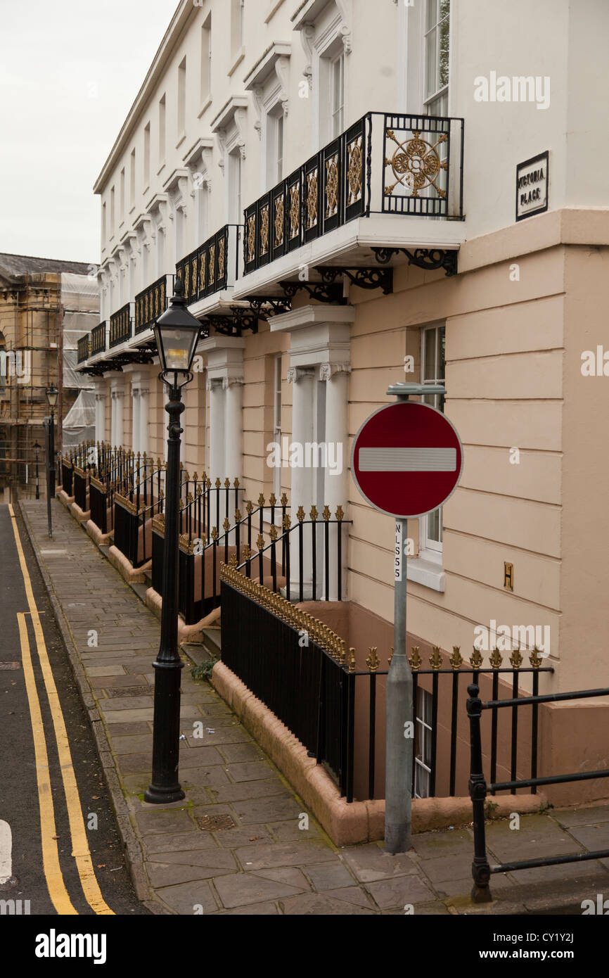 View of Victorian houses turned into apartments hi-res stock photography and ...