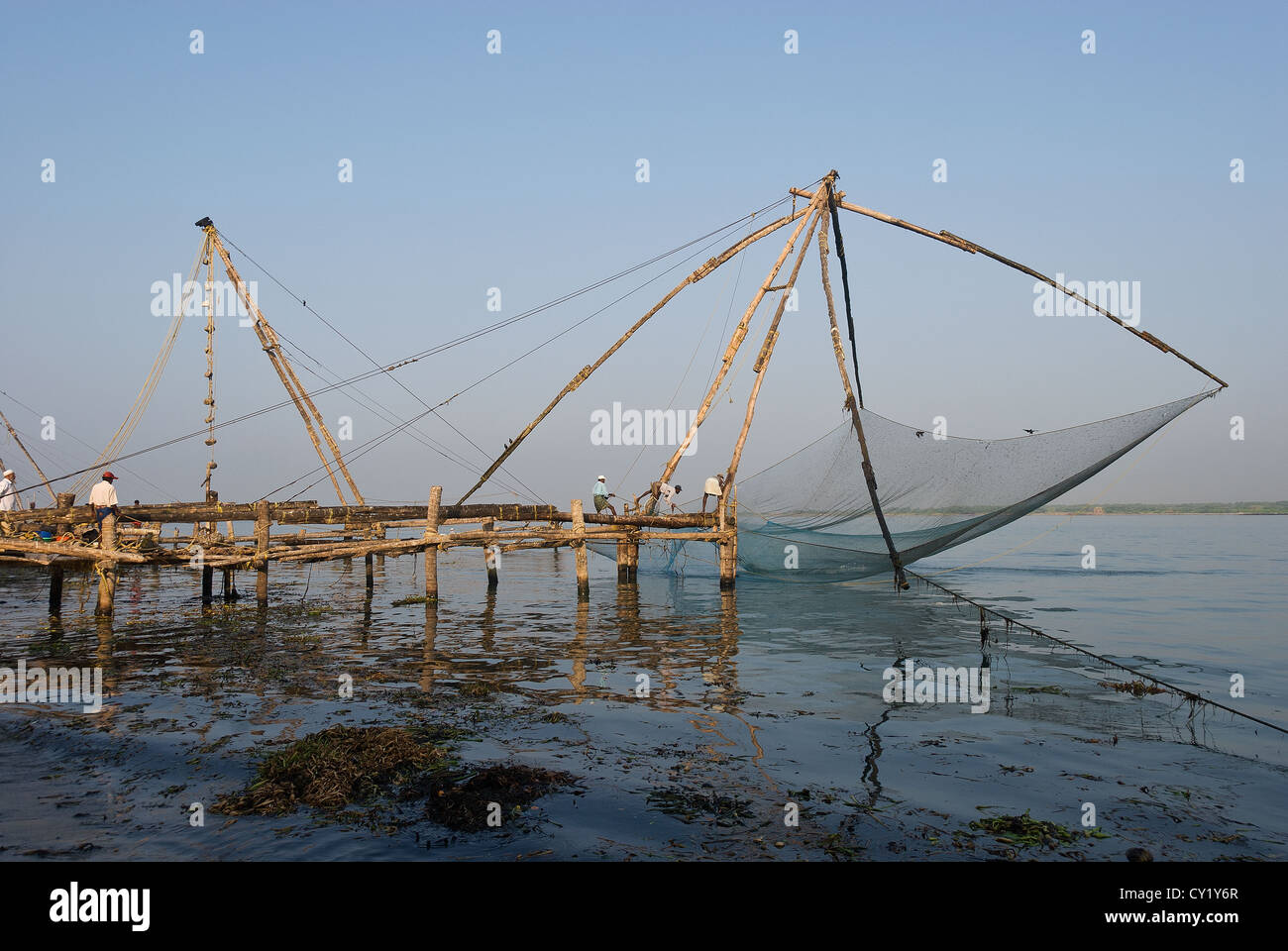 Elk2013548 India, Kerala, Kochi, Chinese fishing nets Stock Photo Alamy
