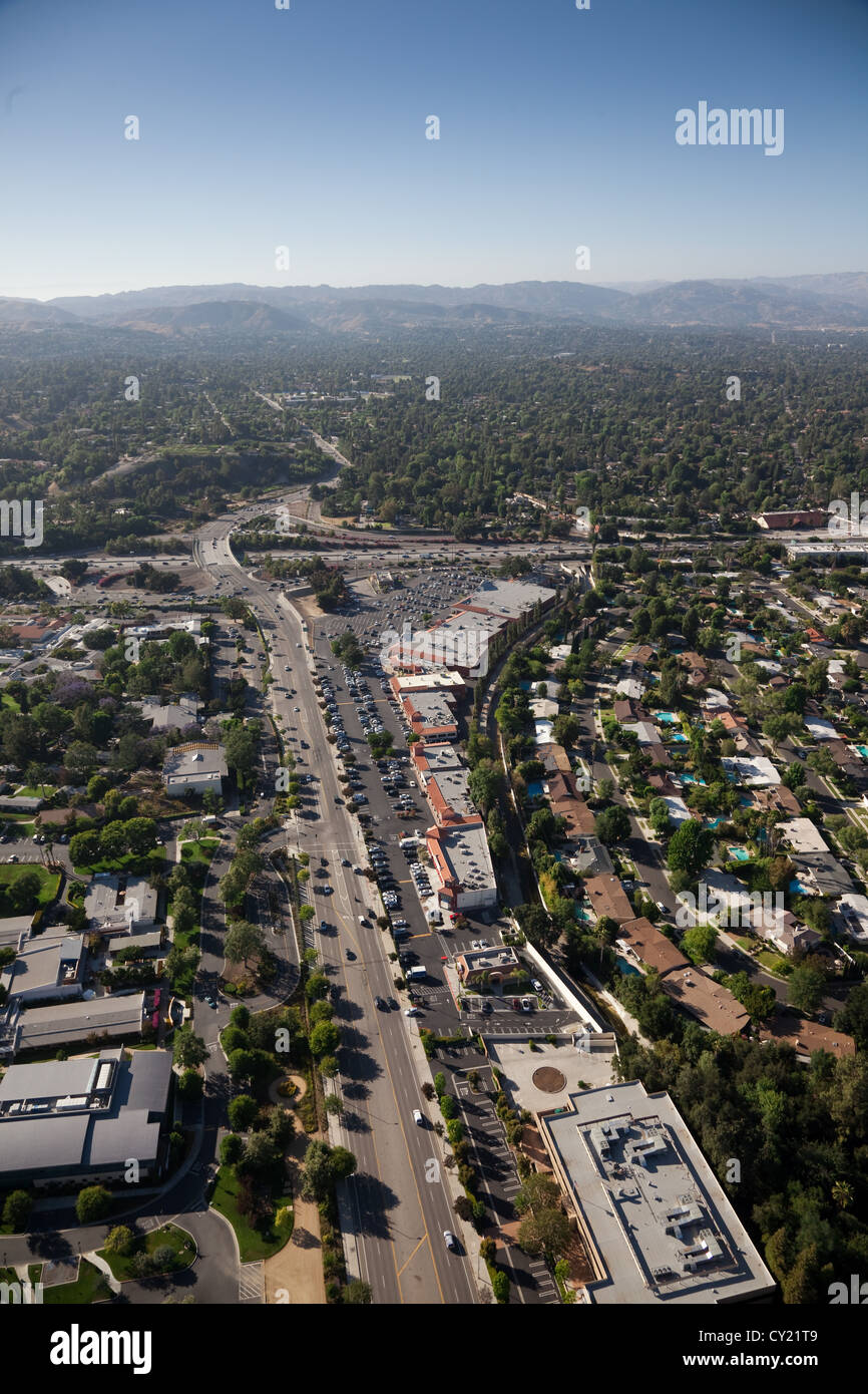 Looking along mulholland drive intersection hires stock photography