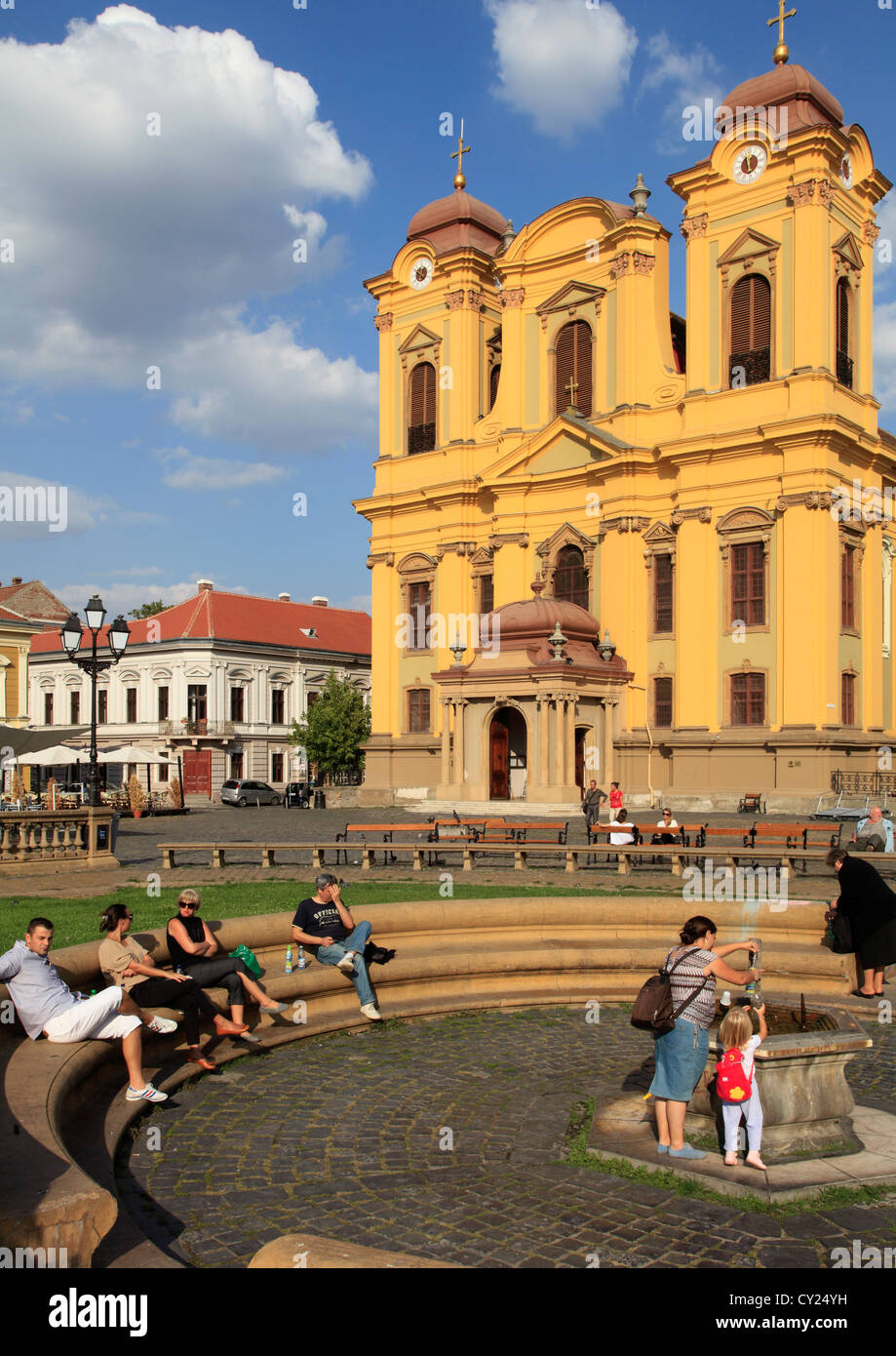 Romania, Timisoara, Piata Unirii, Roman Catholic Cathedral, fountain