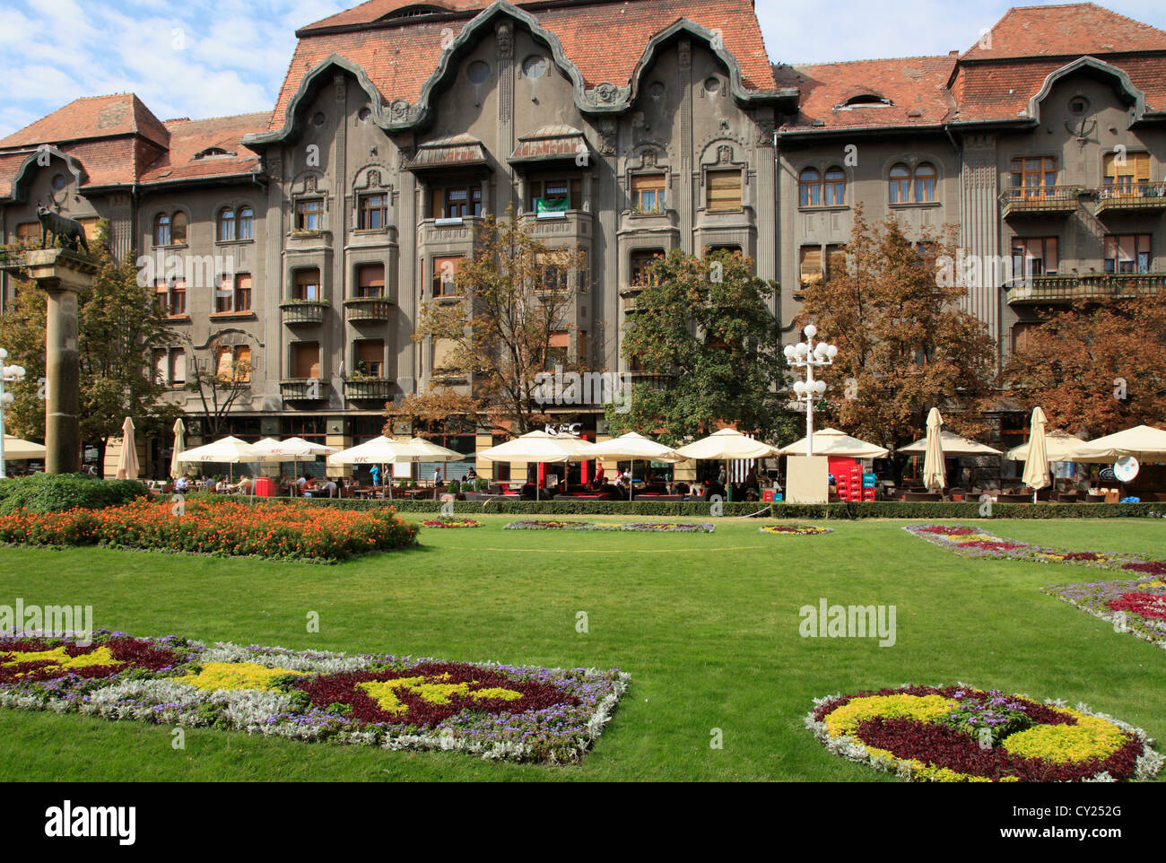 Romania, Timisoara, Piata Victoriei, street scene Stock Photo Alamy