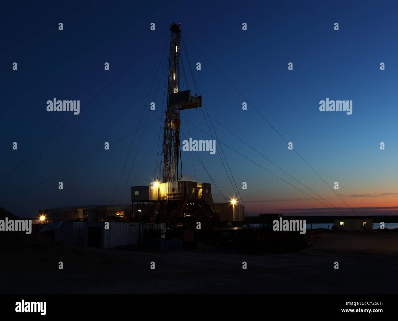 Onshore oil exploration rig hi-res stock photography and images - Alamy