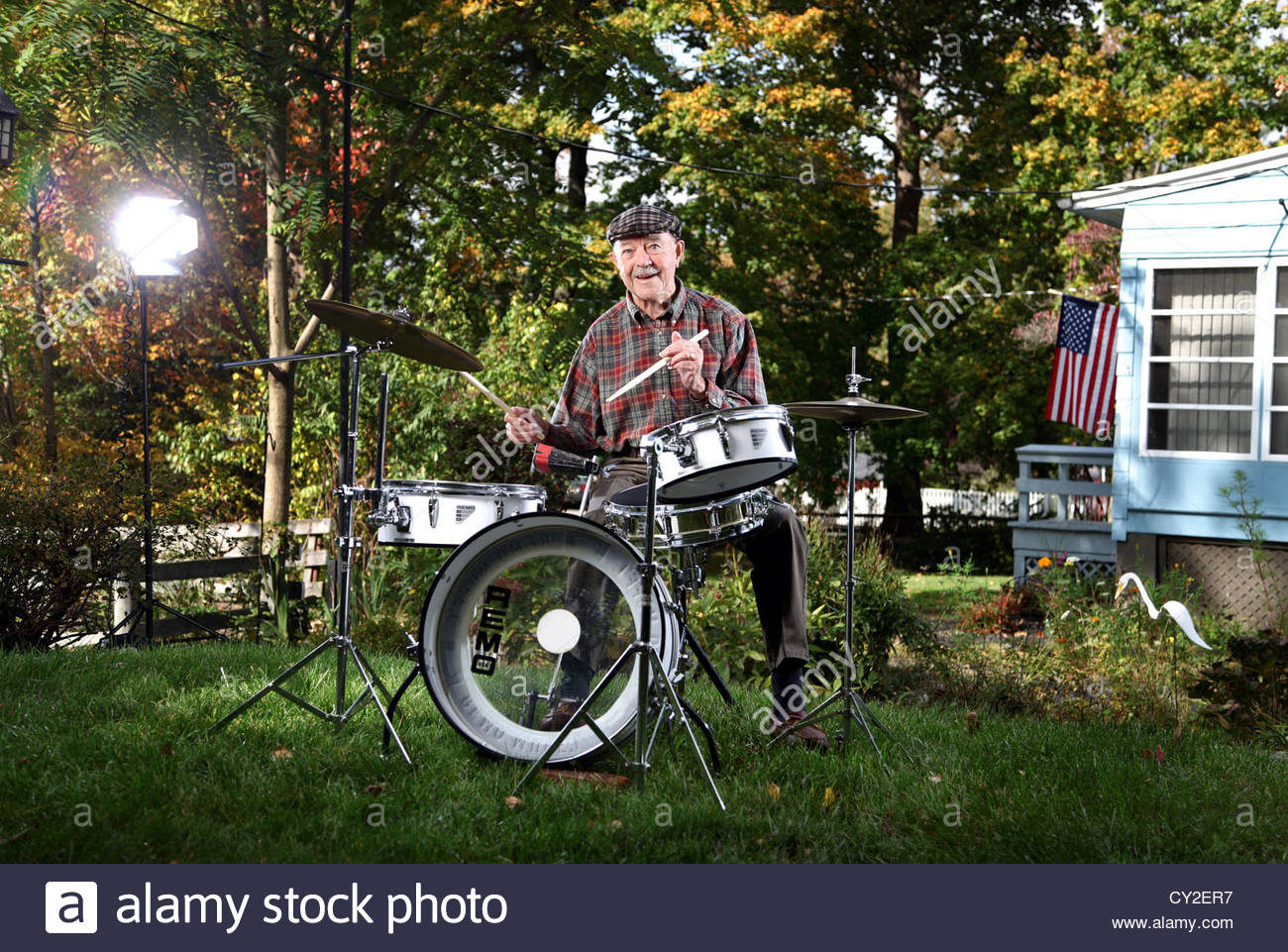 In the US, drummer Andy White died, recording their first singles with The Beatles 12.11.2015 In the US, drummer Andy White died, recording their first singles with The Beatles 12.11.2015