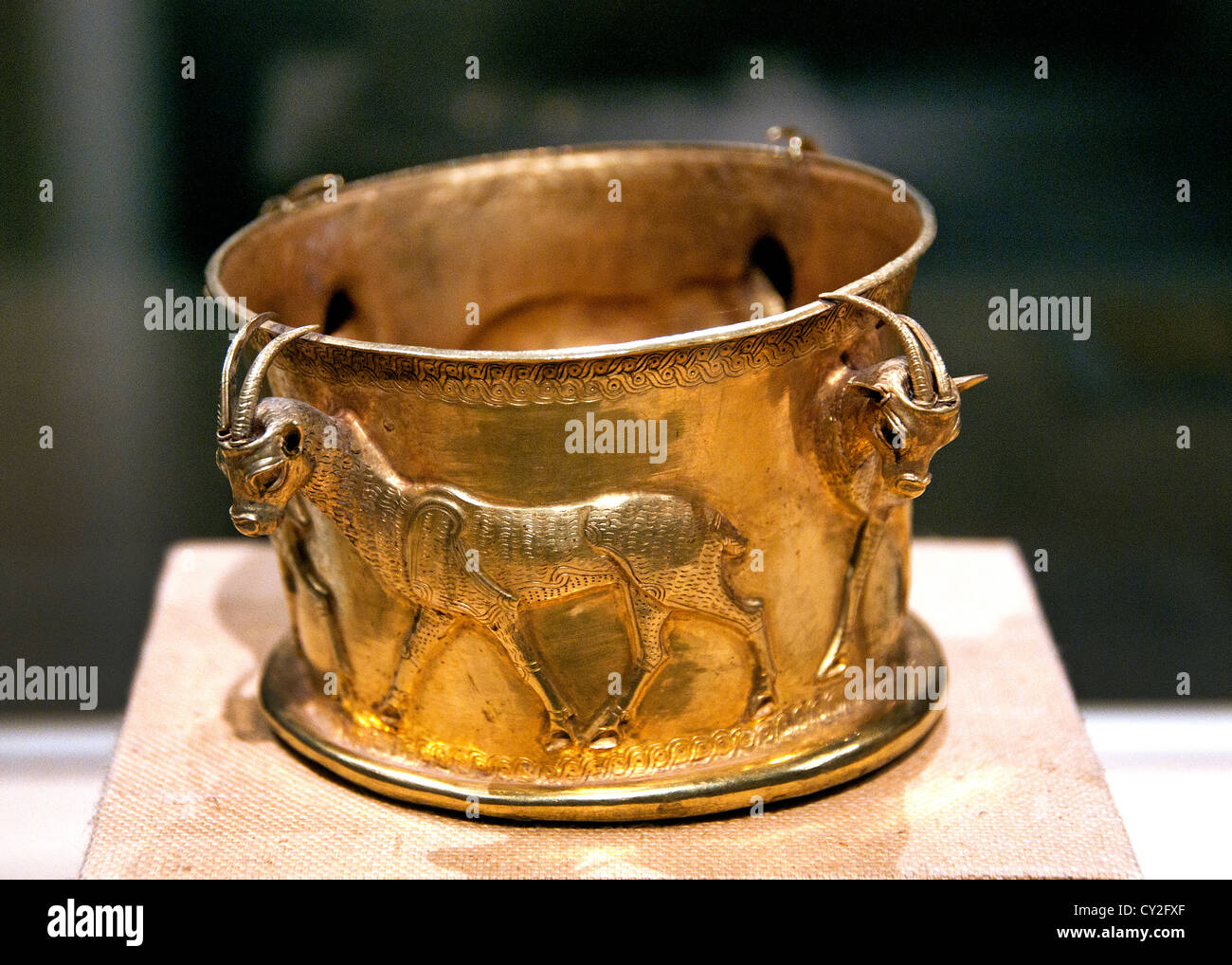 Cup with a frieze of gazelles Iron Age II  early 1st millennium B.C.  Northwestern Iran Caspian region Gold 6.5 cm Stock Photo