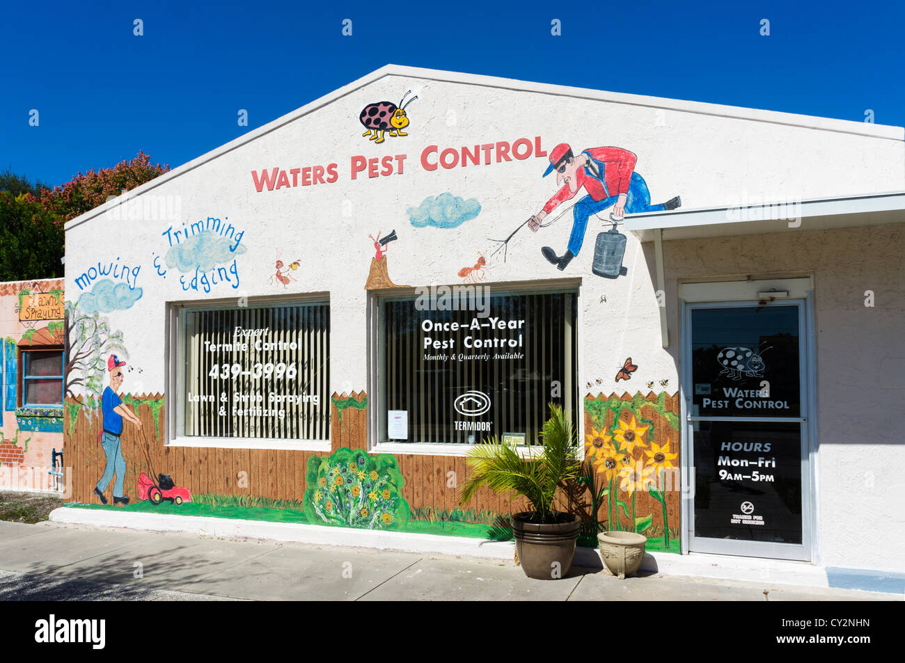 A pest control company in Dundee, Polk County, Central Florida, USA Stock Photo