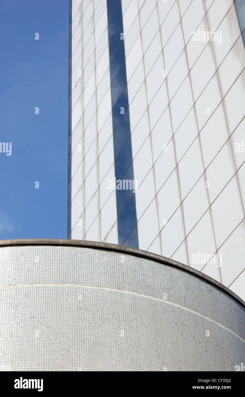 Facade of a modern office building Stock Photo - Alamy