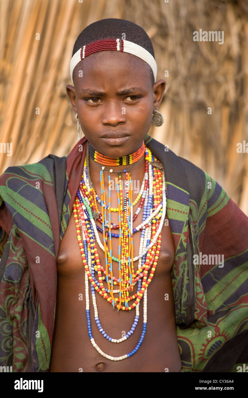 young tribal girls Young girls of the Erbore tribe, Omo River Valley, Ethiopia Stock Photo -  Alamy