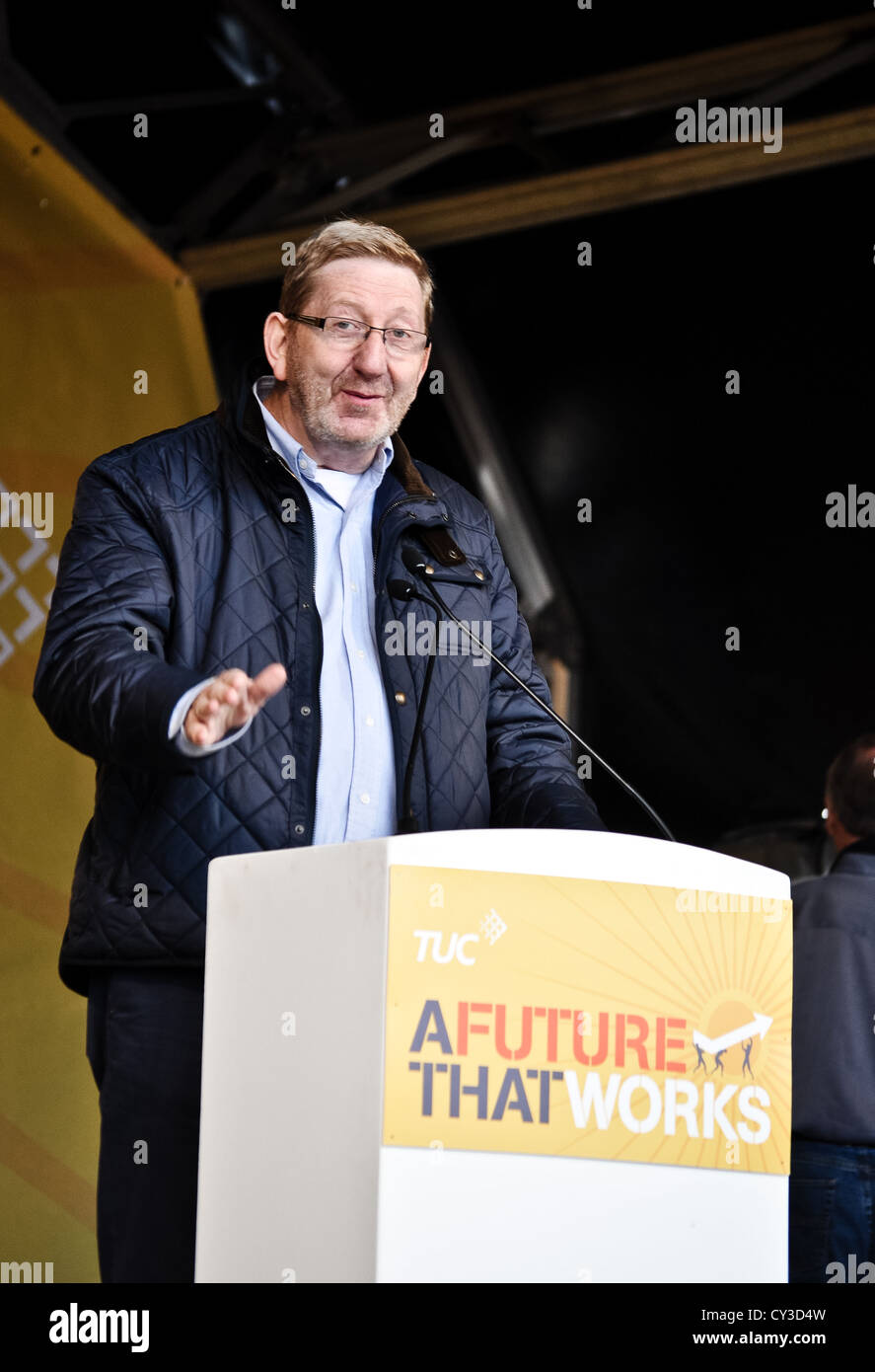 20/10/12 LONDON: Len McCluskey, from Unite, addresses the anti-cuts A Future That Works TUC rally in Hyde Park. Stock Photo