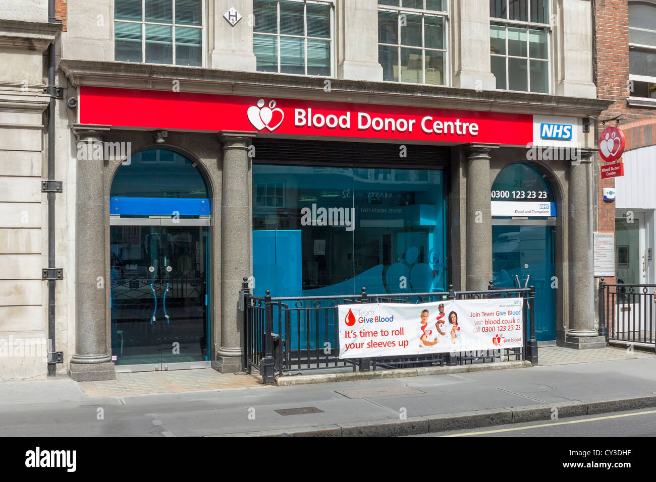 Blood donor centre sign hires stock photography and images Alamy