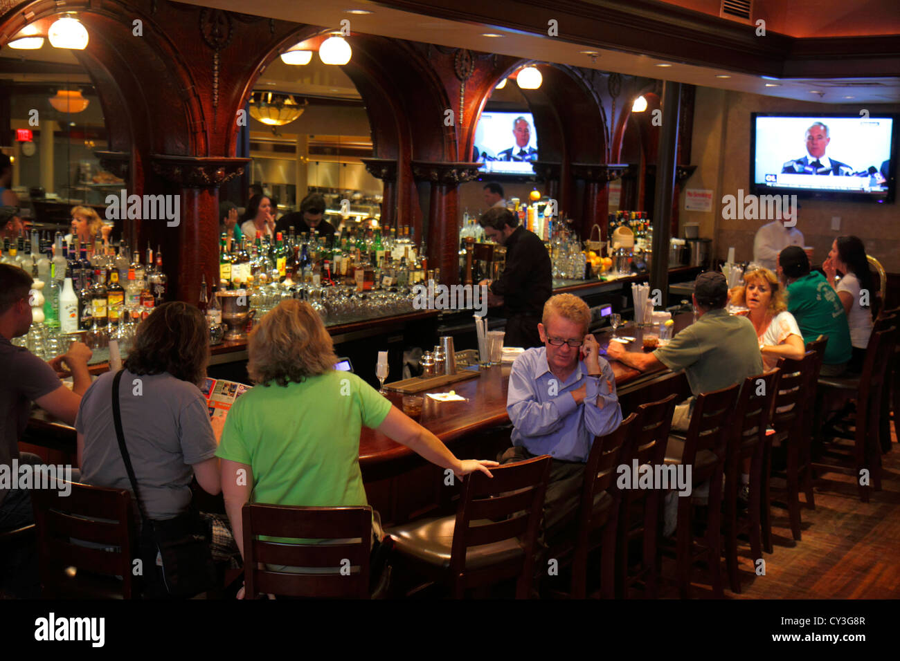 Boston Massachusetts,Newbury Street,Joe's American Bar & Grill,bar bars  lounge pub,pub,stools,bartender,adult adults man men male,woman women  female l Stock Photo - Alamy