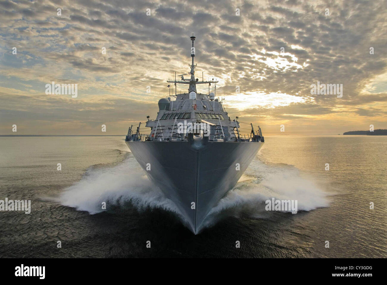 The USS Fort Worth conducts builders trials in Lake Michigan October 5, 2011 Marinette, Wisconsin. Stock Photo