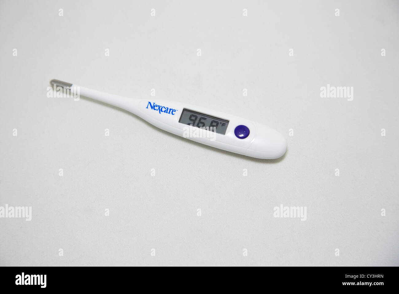 Digital thermometer for oral, underarm or rectal use. Displaying 96.8º F,  normal body temperature is 98.6ºF Stock Photo - Alamy