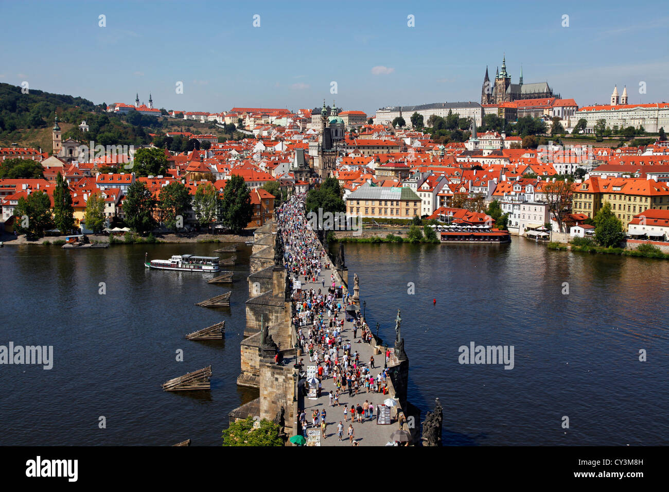 St. Vitus Cathedral and Prague Castle skyline with the Charles Bridge and Vtlava River in Prague, Czech Republic Stock Photo