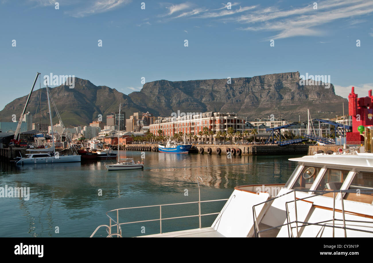 Table Mountain from Alfred Basin at the V&A Waterfront, Cape Town Stock Photo