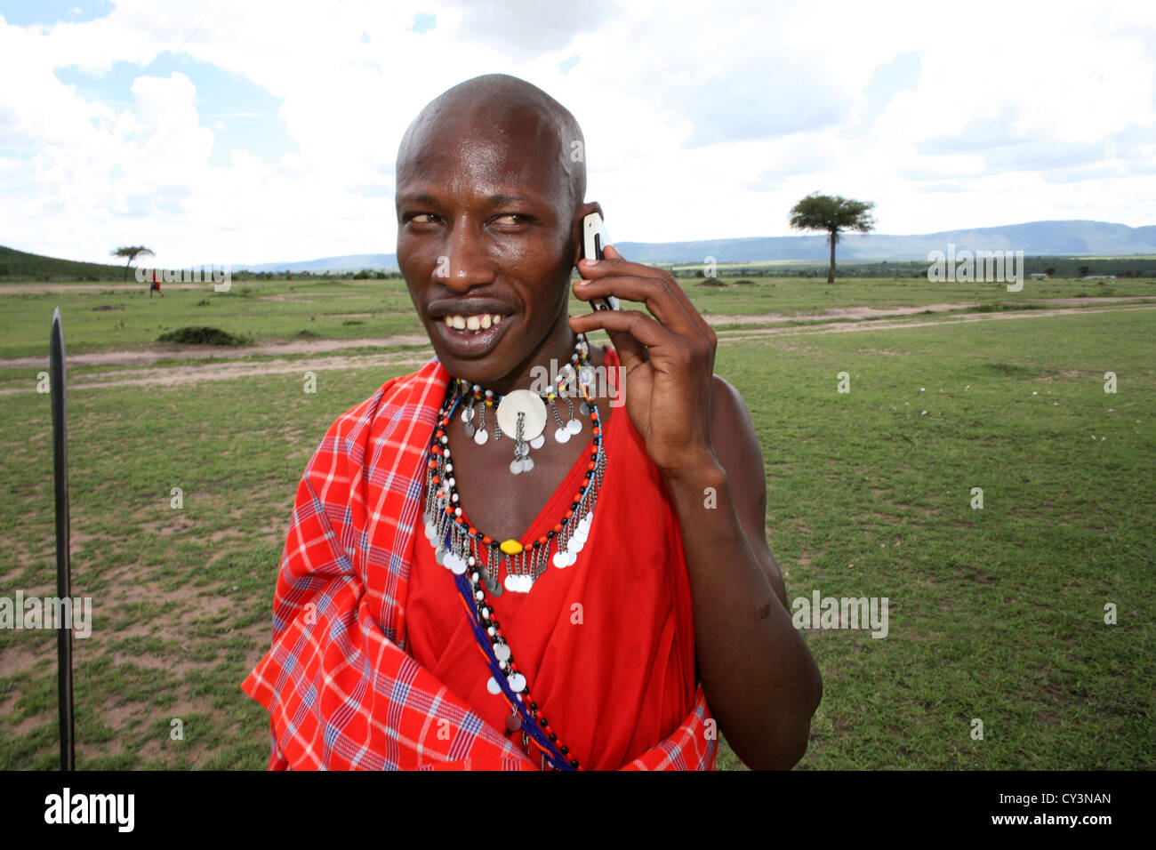 Maasai people mobile phone hi-res stock photography and images - Alamy