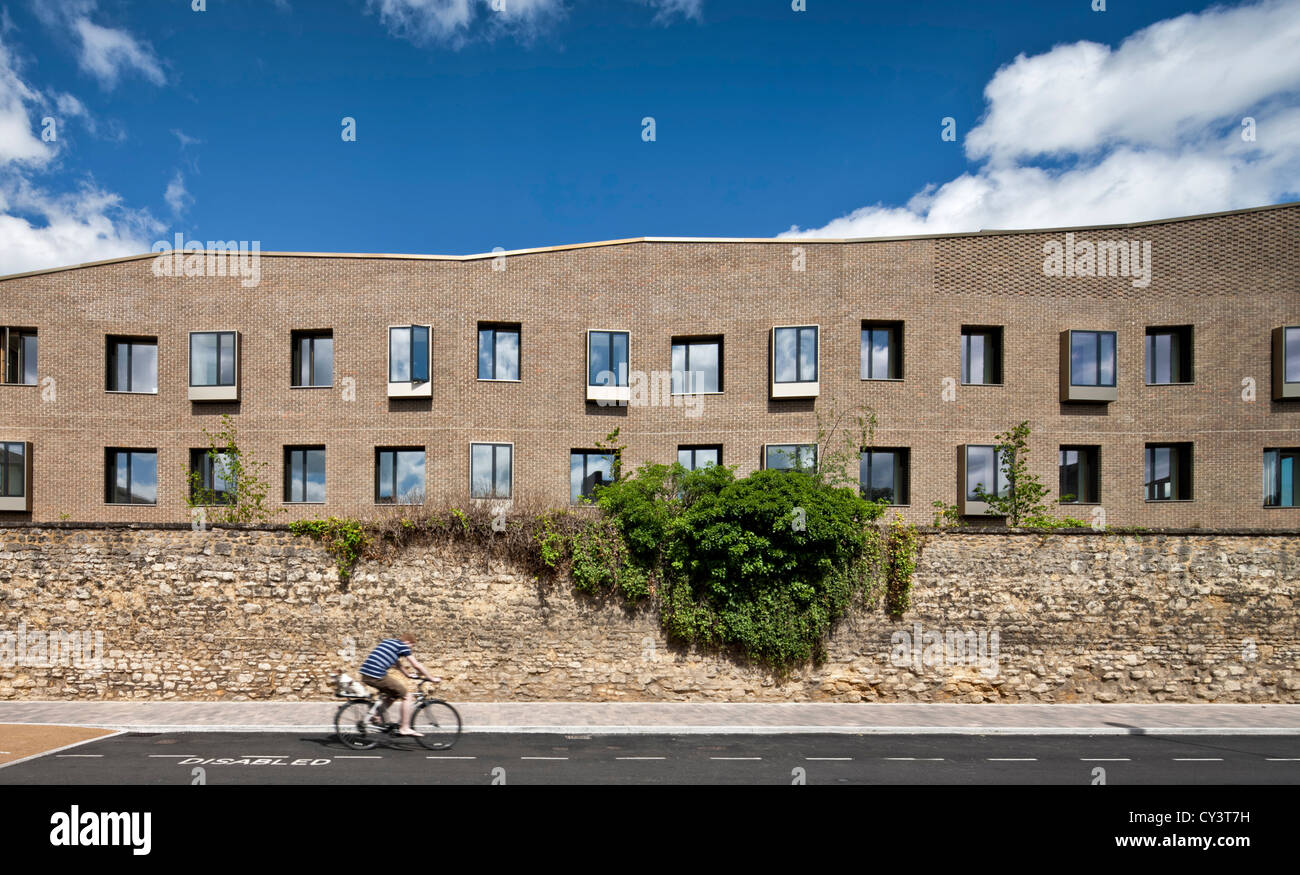 New Radcliffe House, Jericho Health Centre, Oxford, United Kingdom.  Architect: Hawkins Brown Architects LLP, 2012 Stock Photo - Alamy