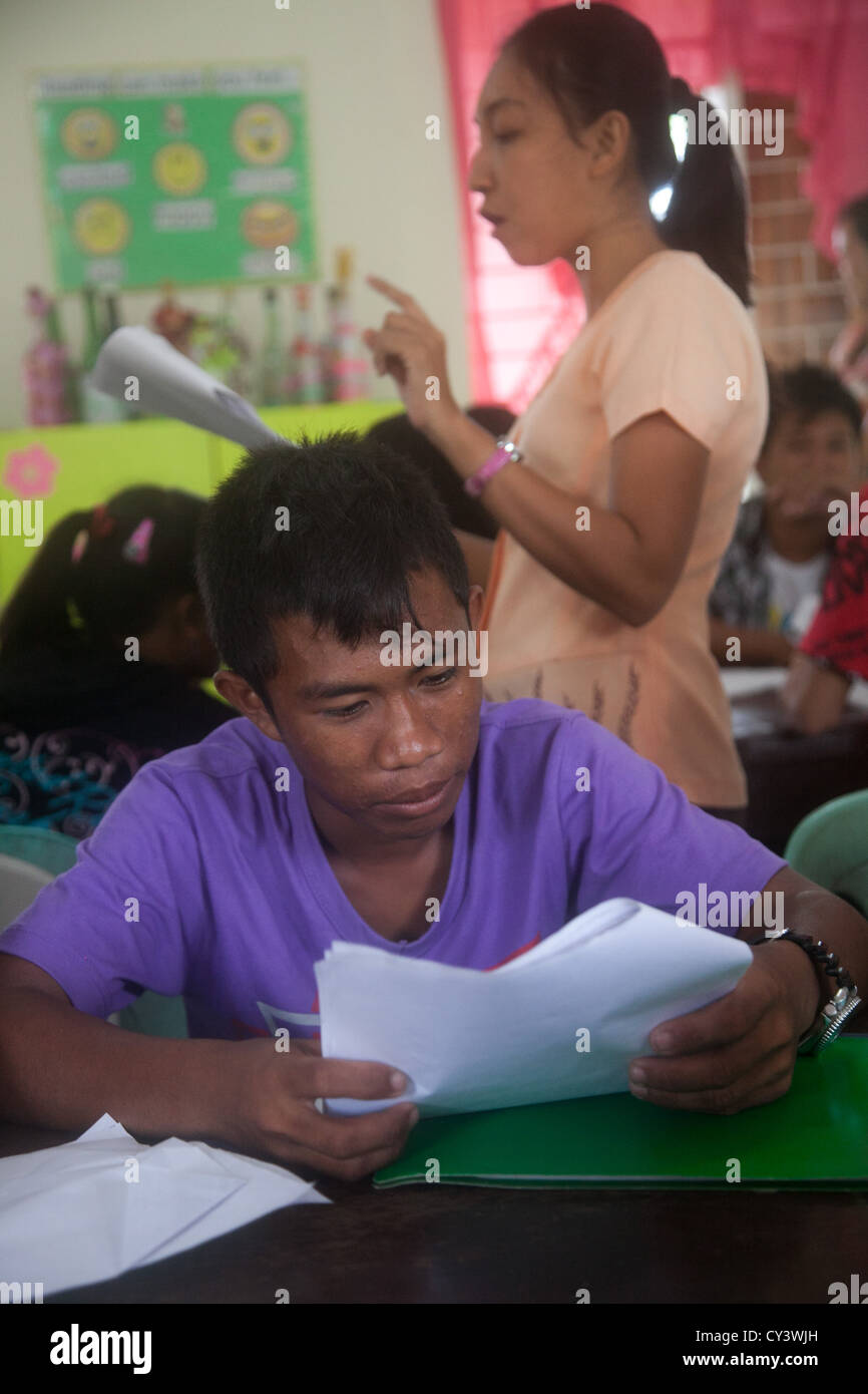 Philippines school girl hi-res stock photography and images - Alamy