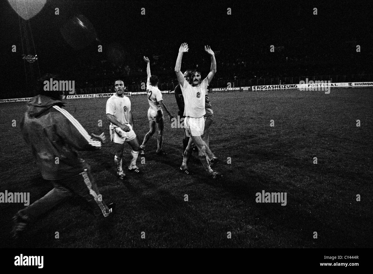 from-left-frantisek-vesely-antonin-panenka-czechoslovakia-celebrate