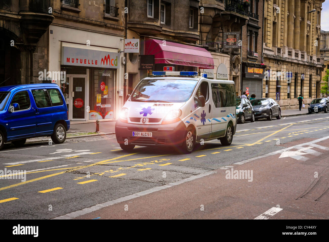 French ambulance hi-res stock photography and images - Alamy