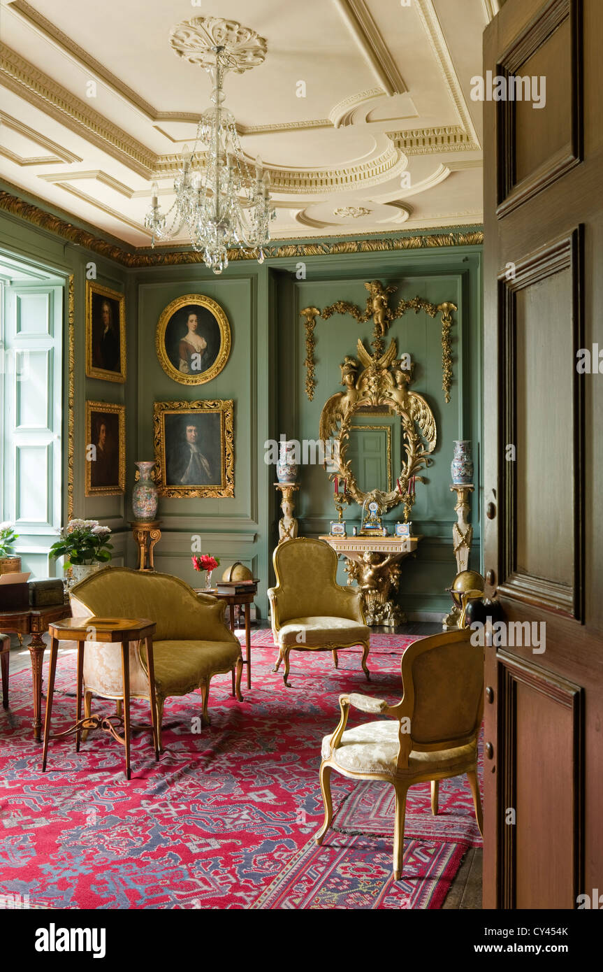 Spotlight on: Louis XVI furniture