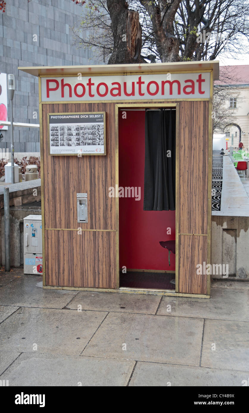 Photo booth hi-res stock photography and images - Alamy
