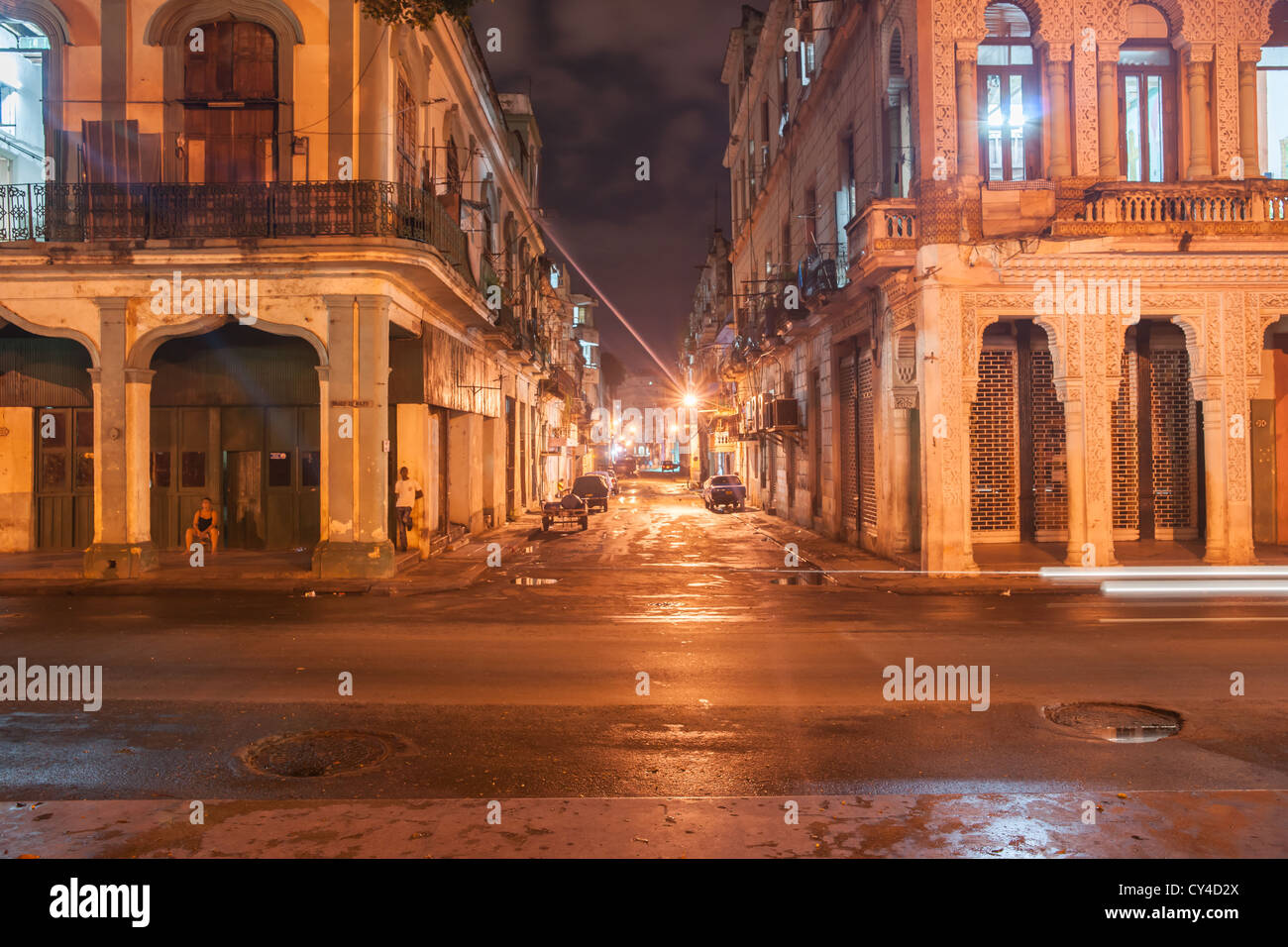 Street in Havana at night Stock Photo - Alamy