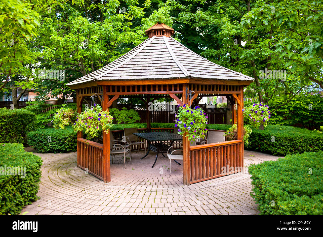 Gazebo and garden hires stock photography and images Alamy